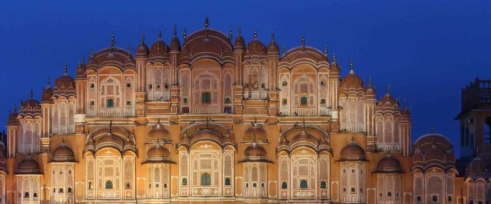 features of hawa mahal